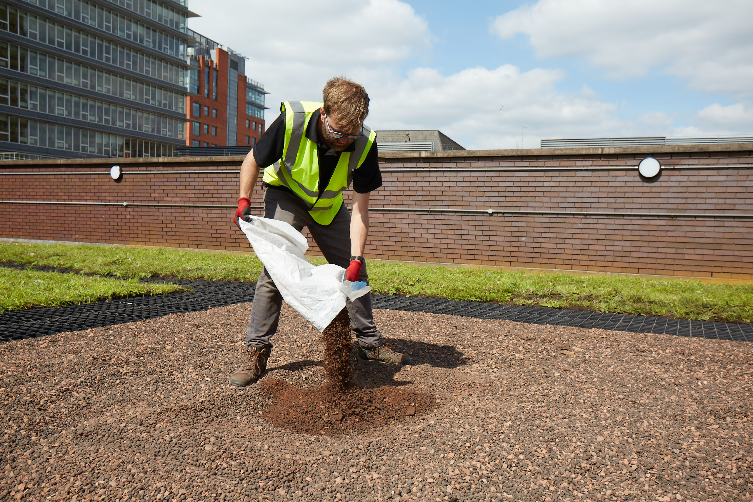 (6) Laying the soil and growing medium.jpg